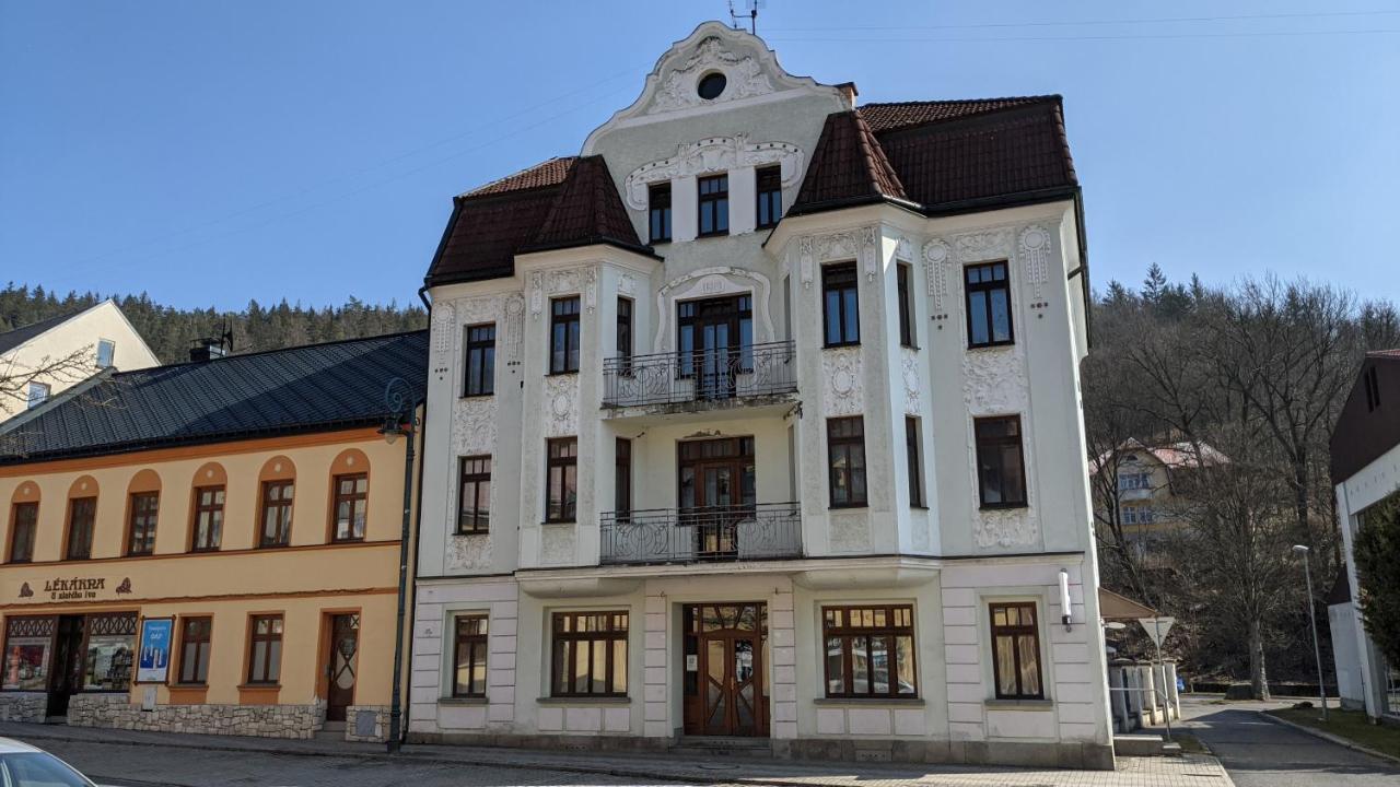 Apartmany Nejdek ภายนอก รูปภาพ