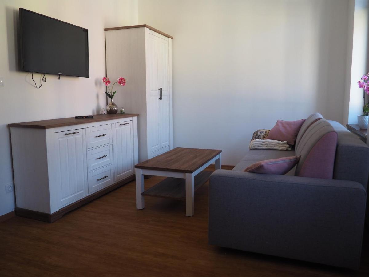 Apartmany Nejdek ภายนอก รูปภาพ