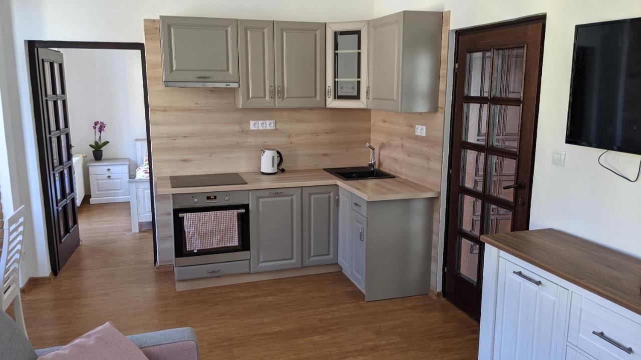 Apartmany Nejdek ภายนอก รูปภาพ
