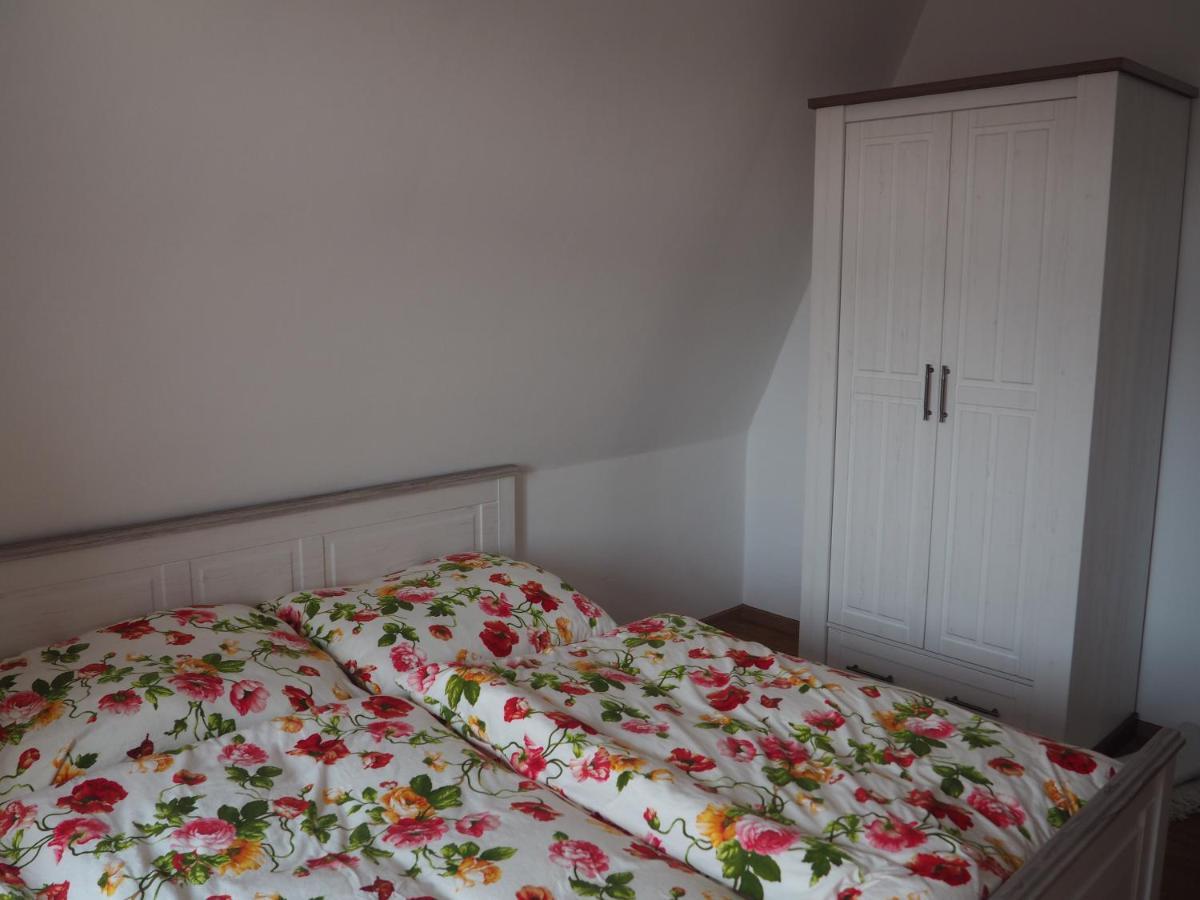 Apartmany Nejdek ภายนอก รูปภาพ